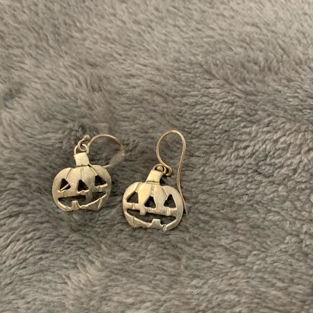 Adorable Sterling Pumpkin Earrings. Stamped 925